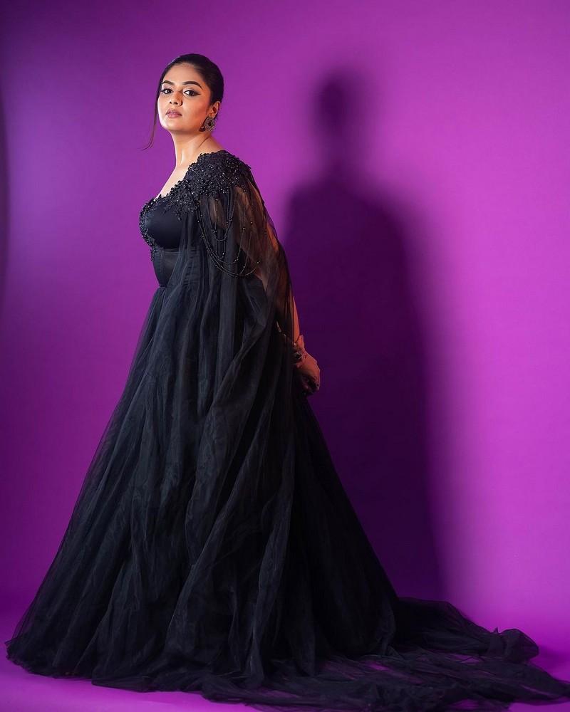 Sreemukhi 1