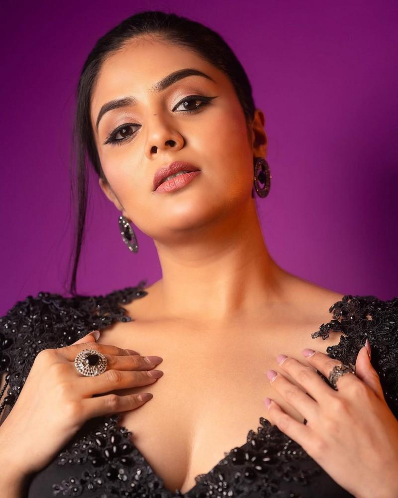 Sreemukhi 3
