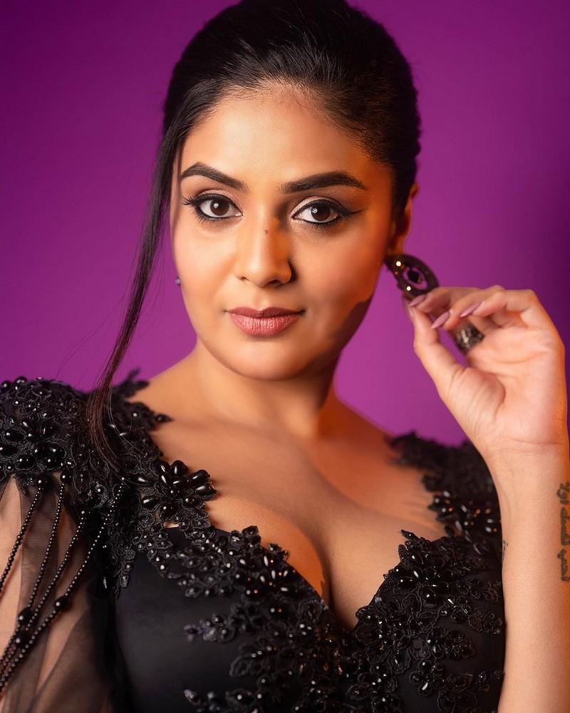 Sreemukhi 7