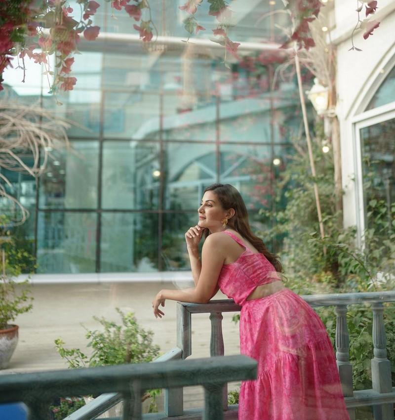 Amyra Dastur 8
