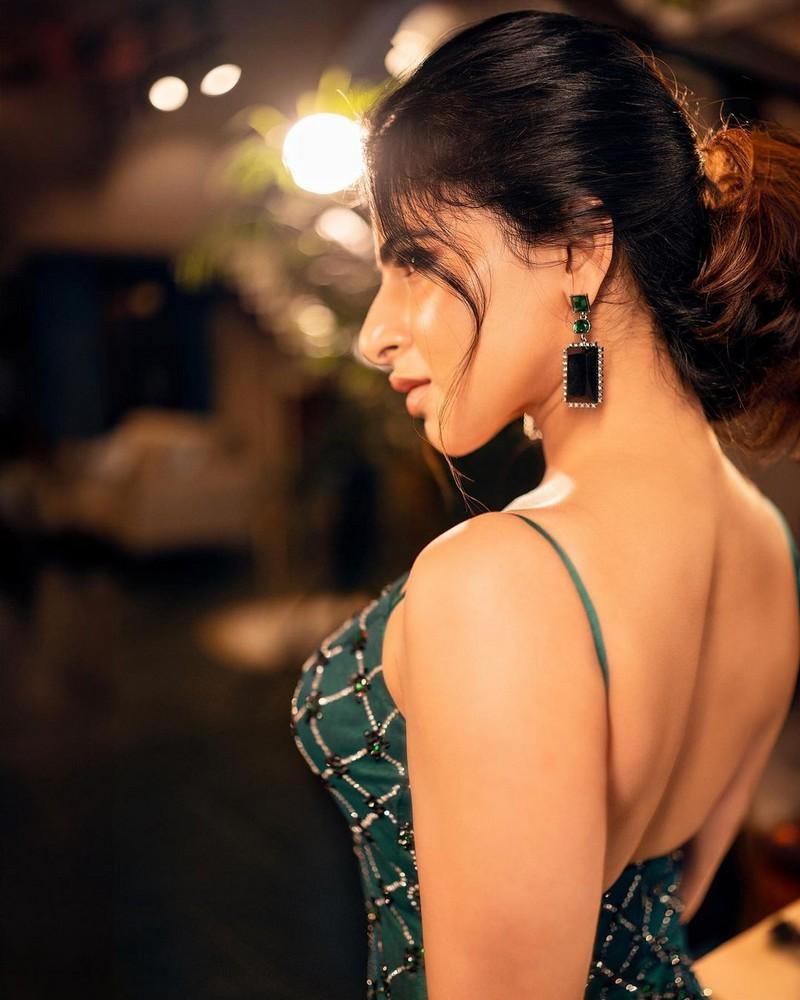 ISWARYA MENON 7