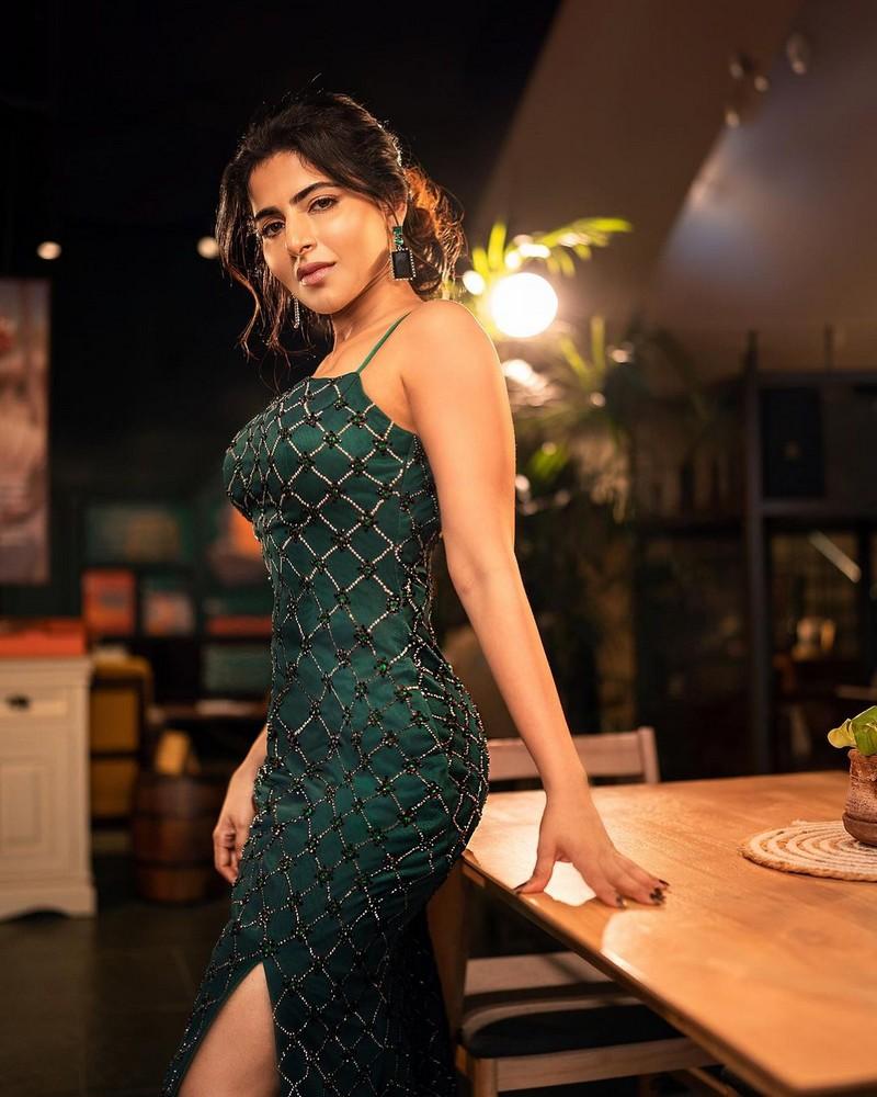 ISWARYA MENON 8