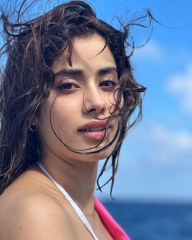 Janhvi Kapoor 4
