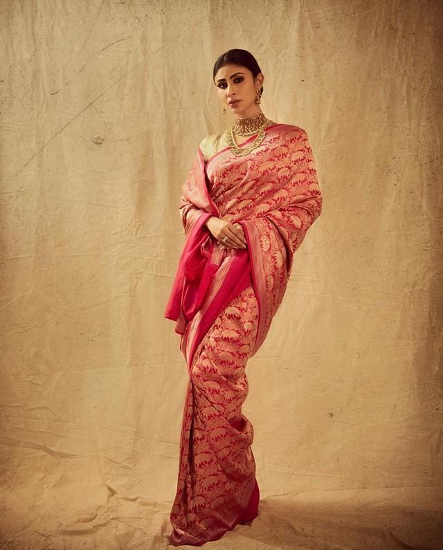 Mouni Roy 3