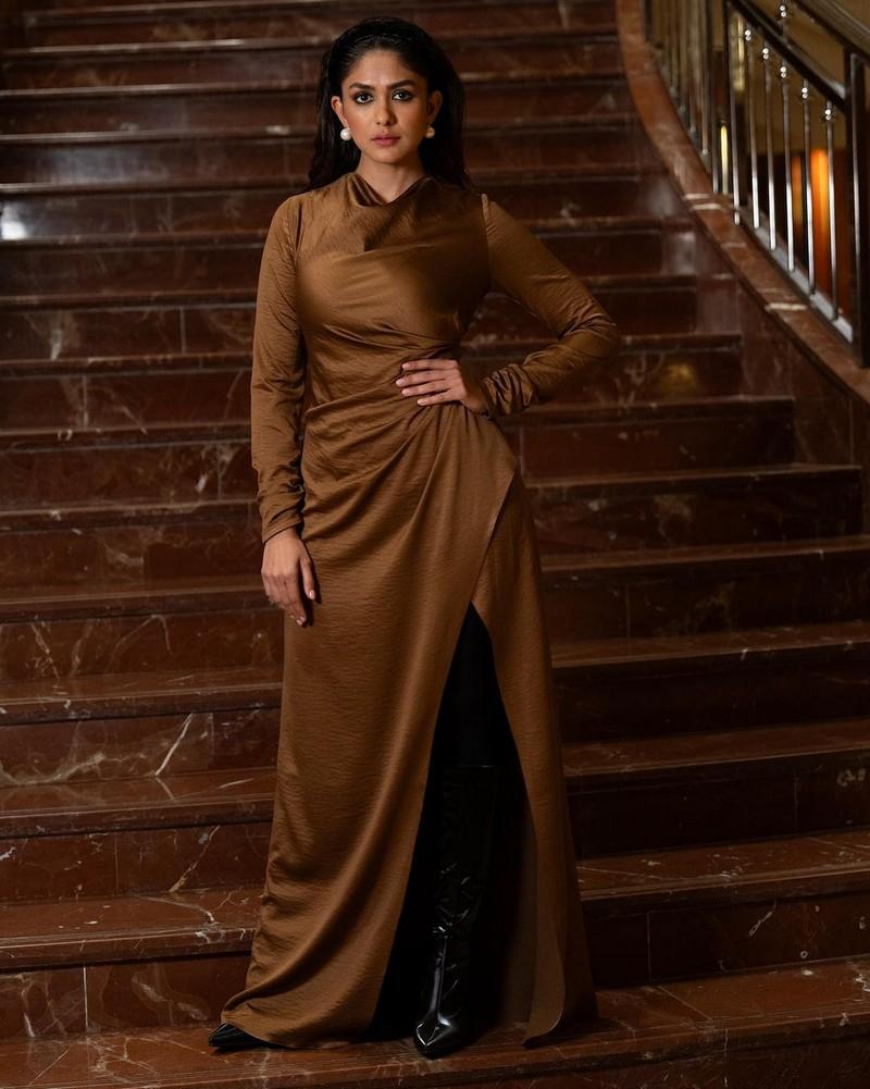 Mrunal Thakur 1