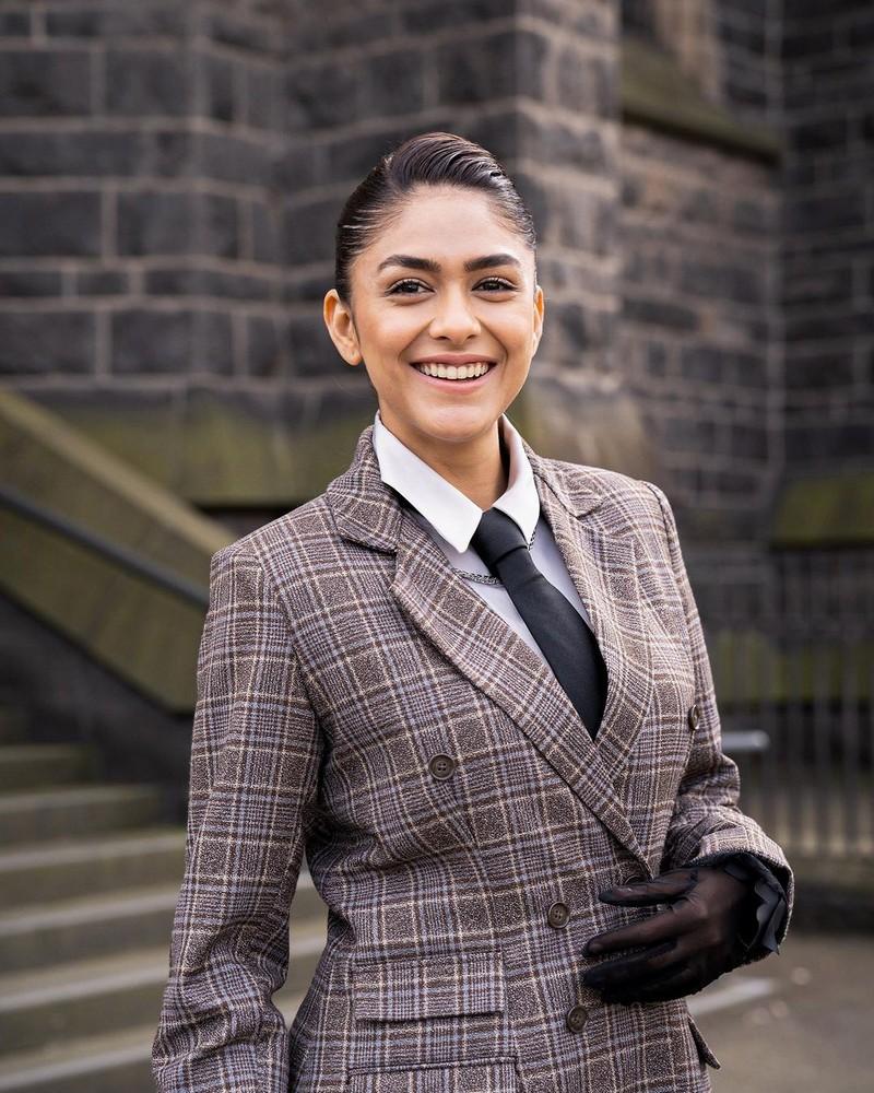 Mrunal Thakur 5
