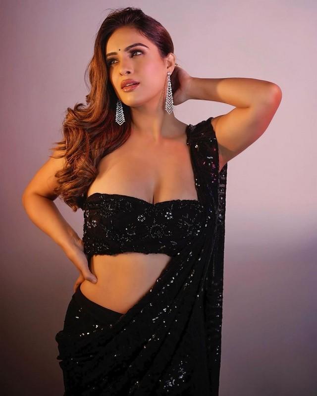 Nehhaa Malik 8