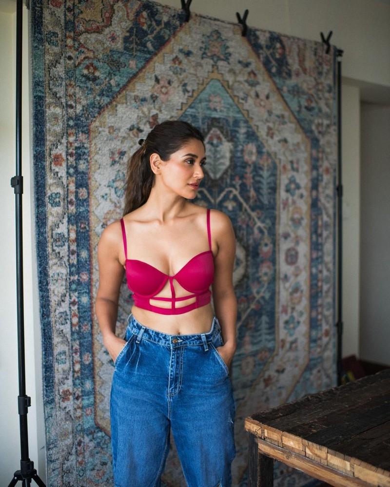 Nikita Dutta 12