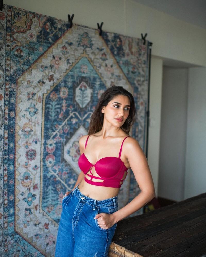 Nikita Dutta 7