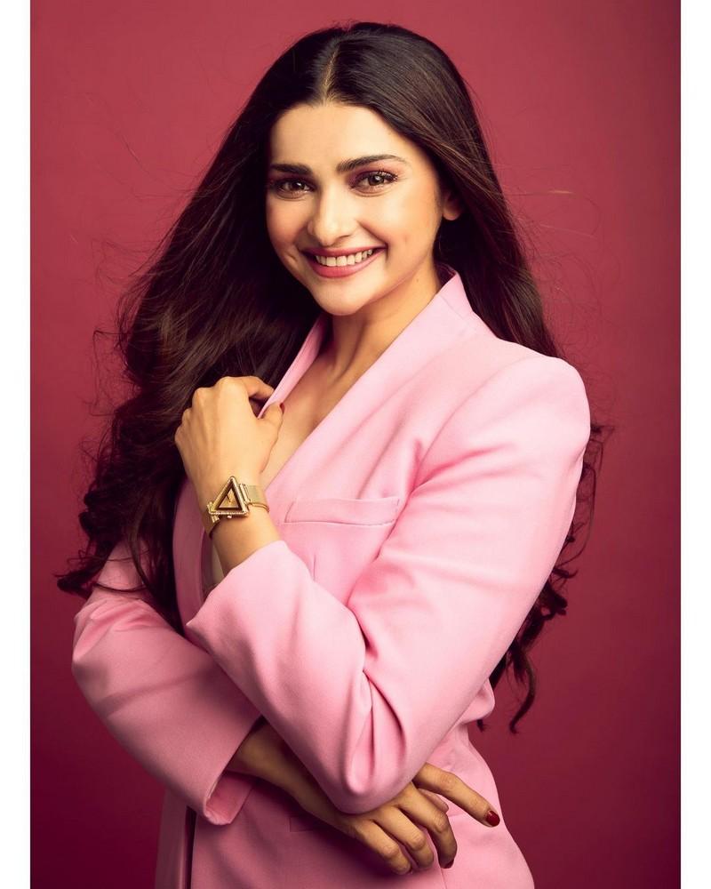 Pracchi Desai 8