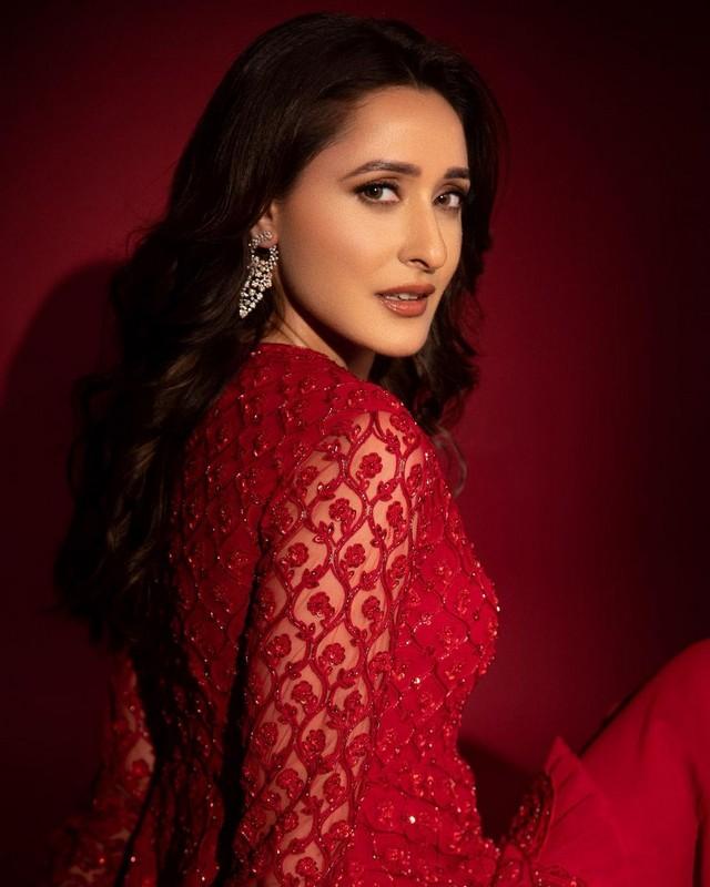 Pragya Jaiswal 7