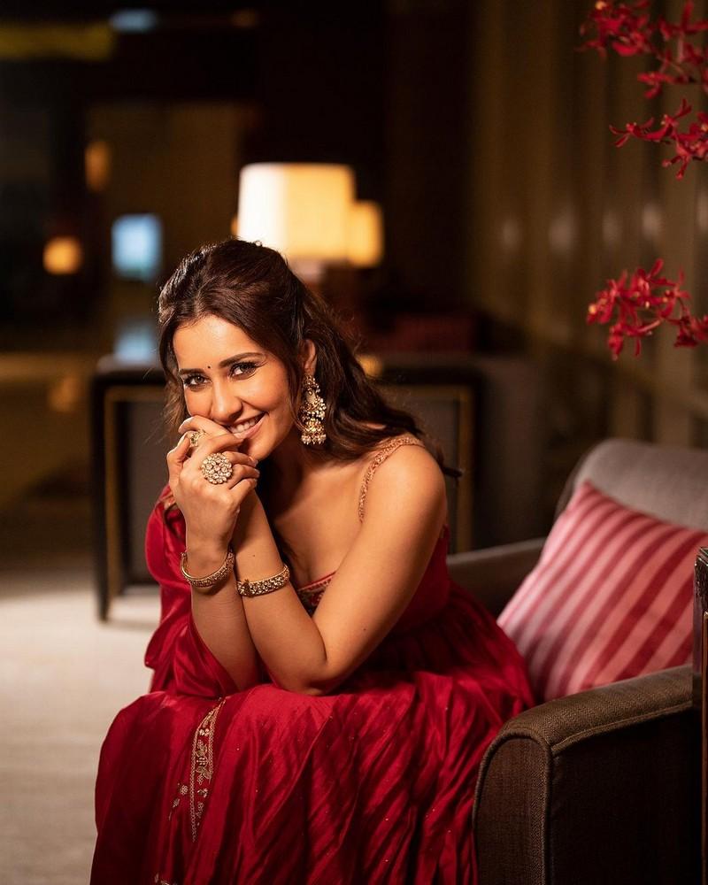 Raashii Khanna 3