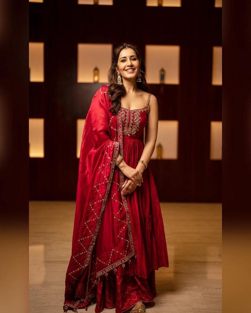 Raashii Khanna 4