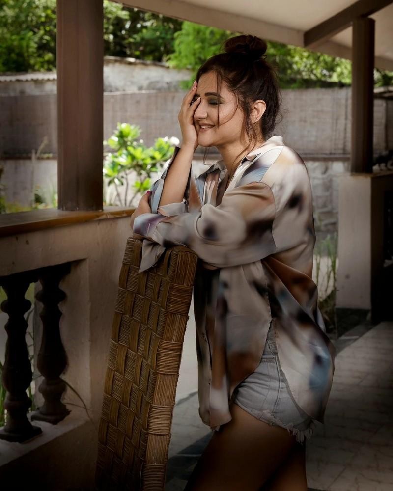 Rashami Desai 7
