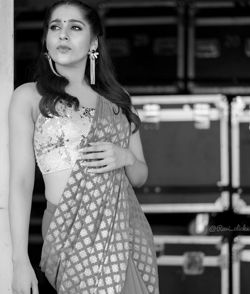 Rashmi Gautam 4
