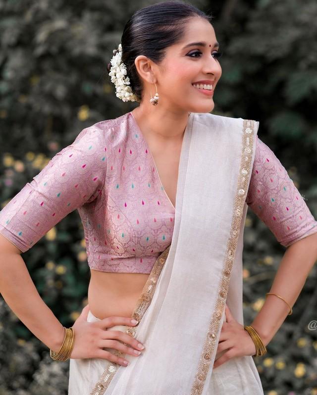 Rashmi Gautam 9