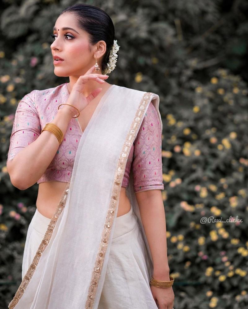 Rashmi Gautam 5