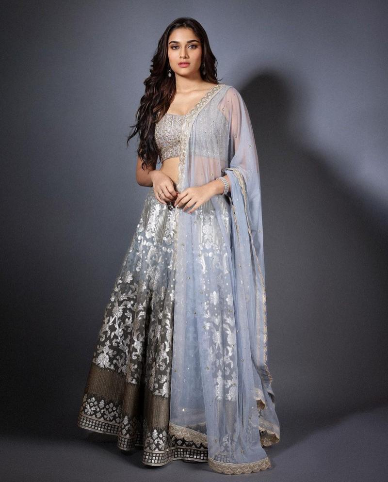 Saiee Manjrekar 11