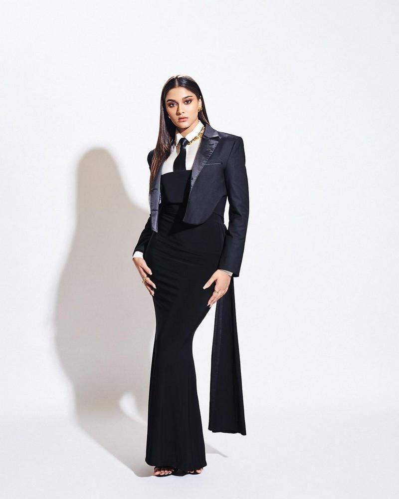 Saiee Manjrekar 5