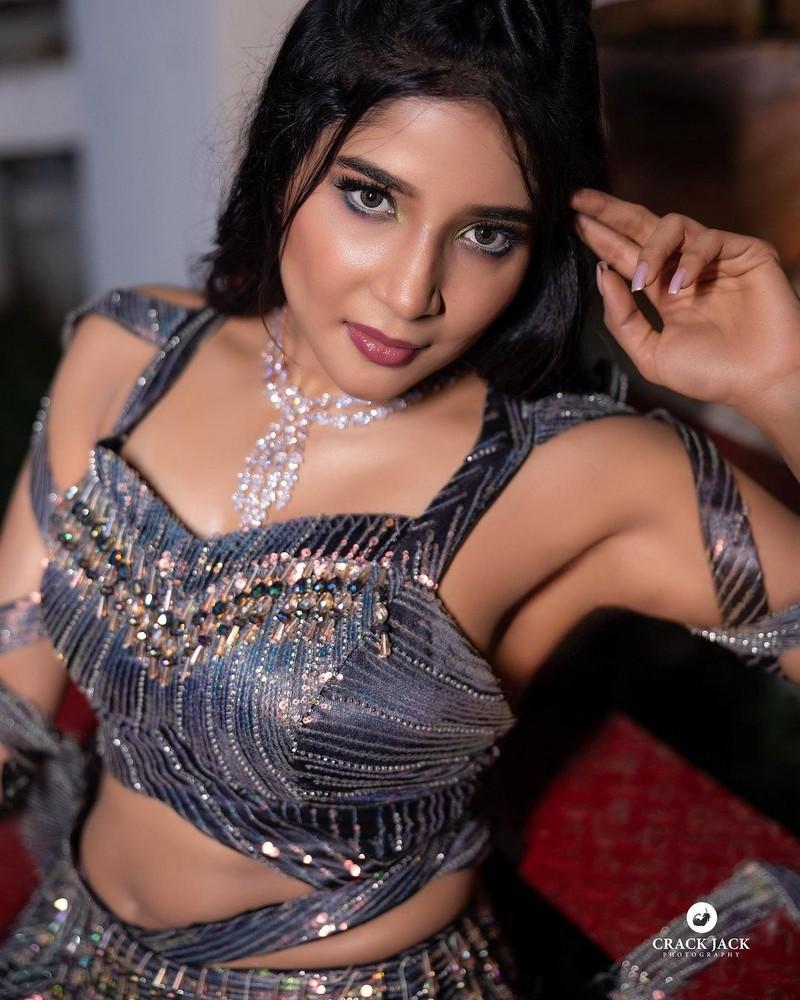 Sakshi Agarwal 6