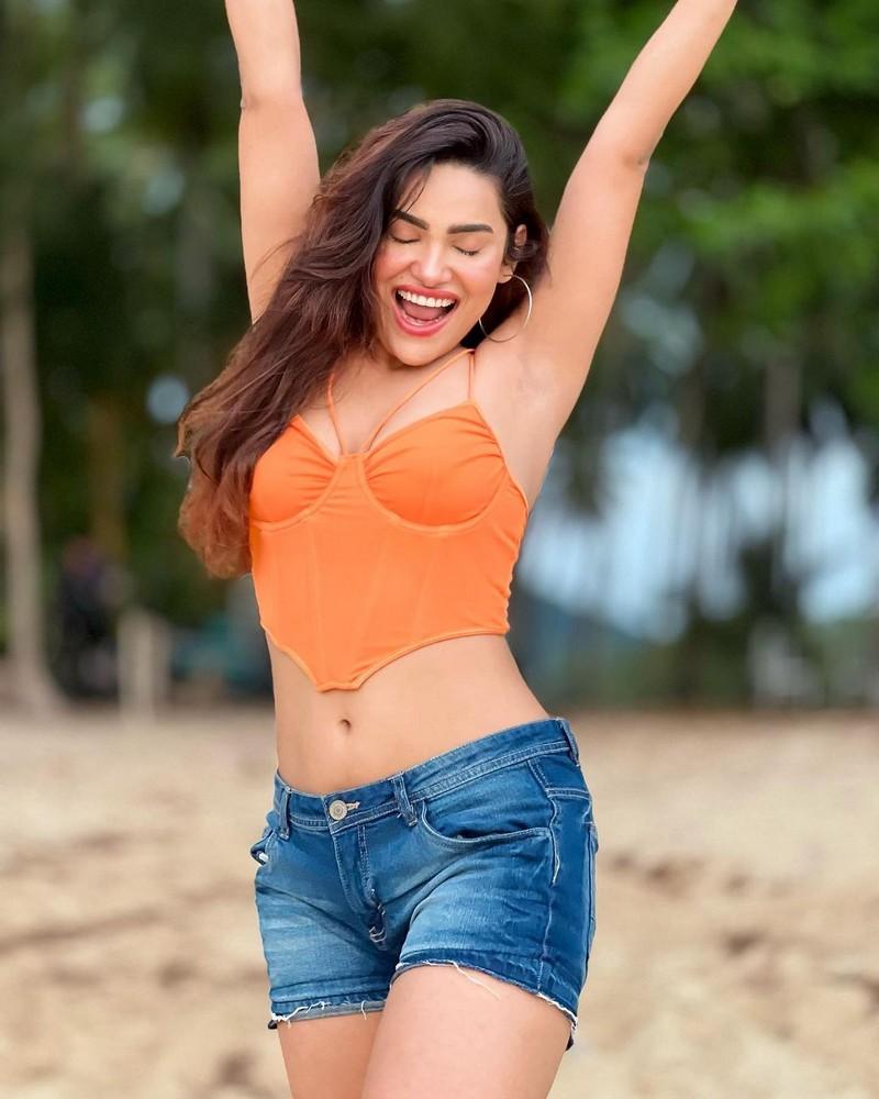 Sakshi Dwivedi 8