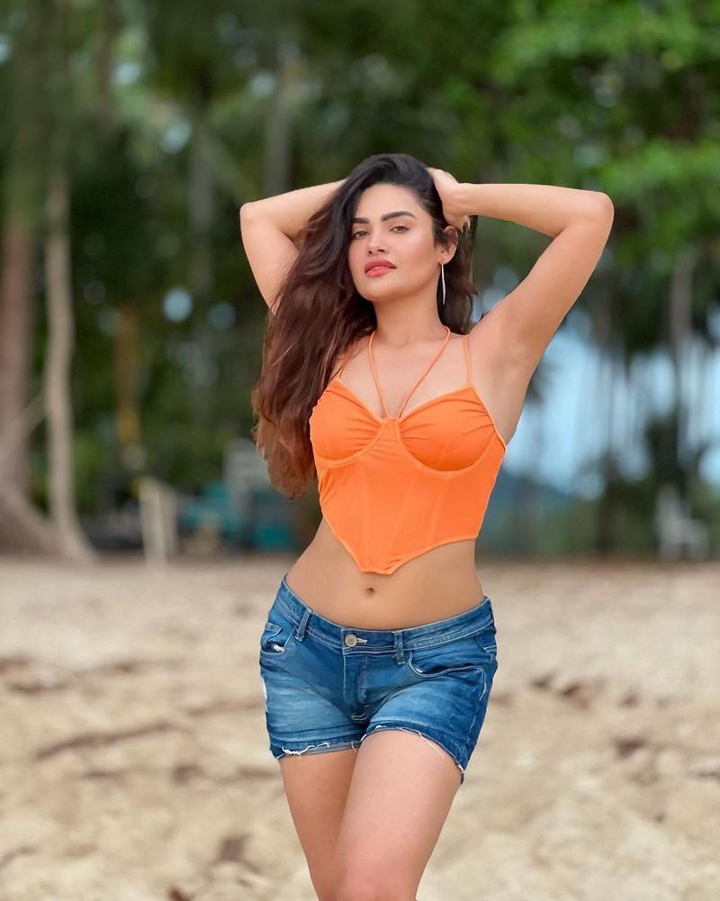 Sakshi Dwivedi 9