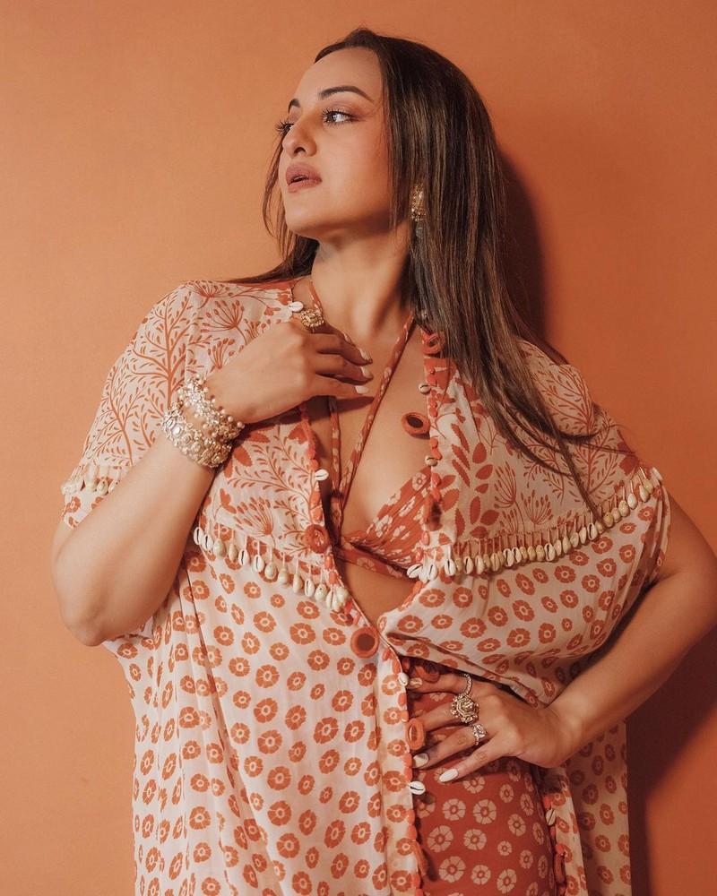 Sonakshi Sinha 2