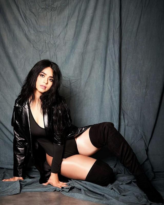 Soundarya Sharma 2