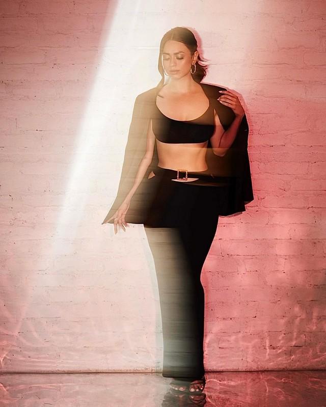 Soundarya Sharma 6