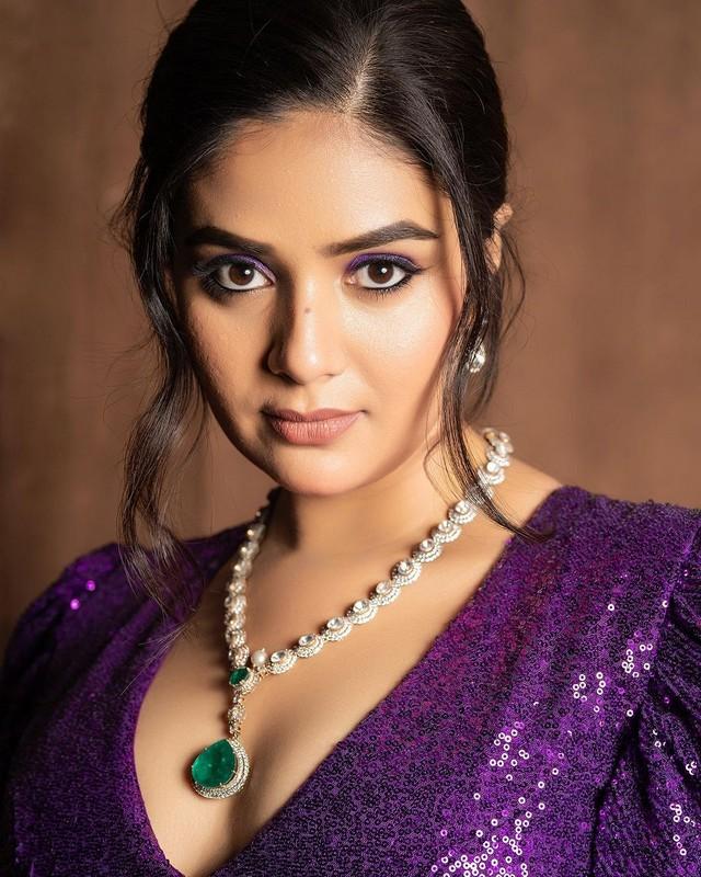 Sreemukhi 3