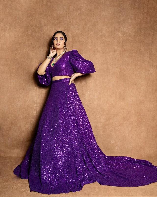 Sreemukhi 5