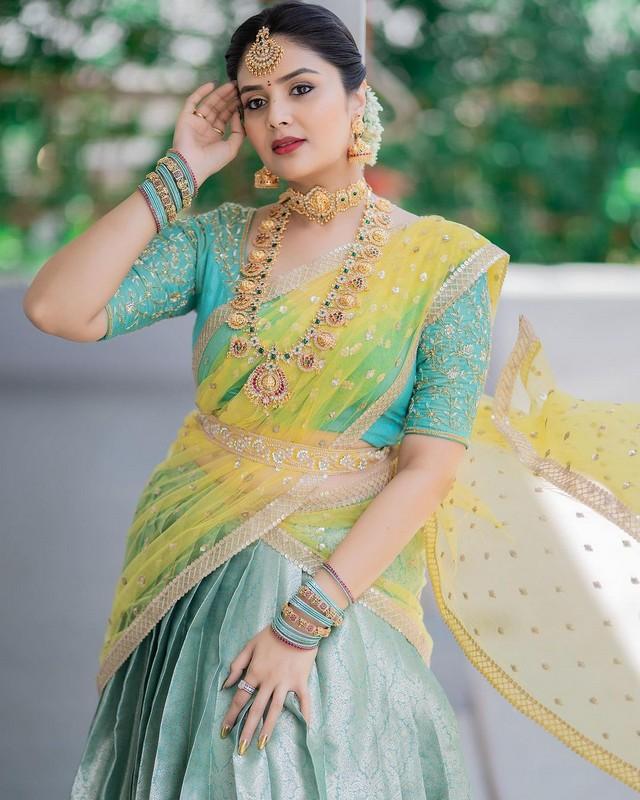 Sreemukhi 6