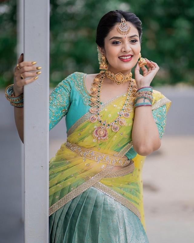 Sreemukhi 7