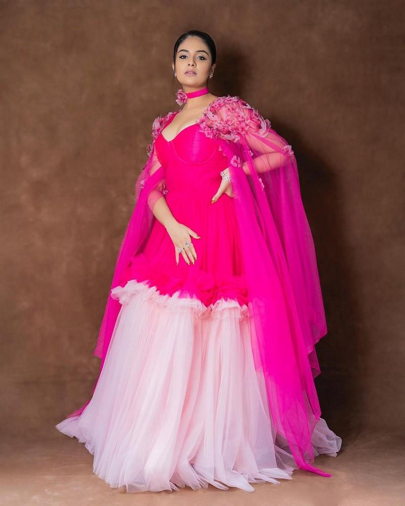 Sreemukhi 3