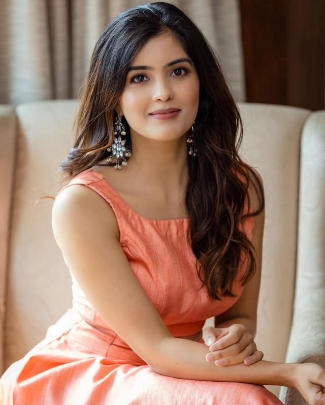 Amritha Aiyer 8