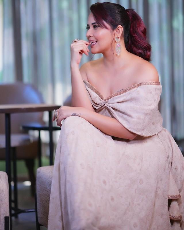 Anasuya Bharadwaj 8