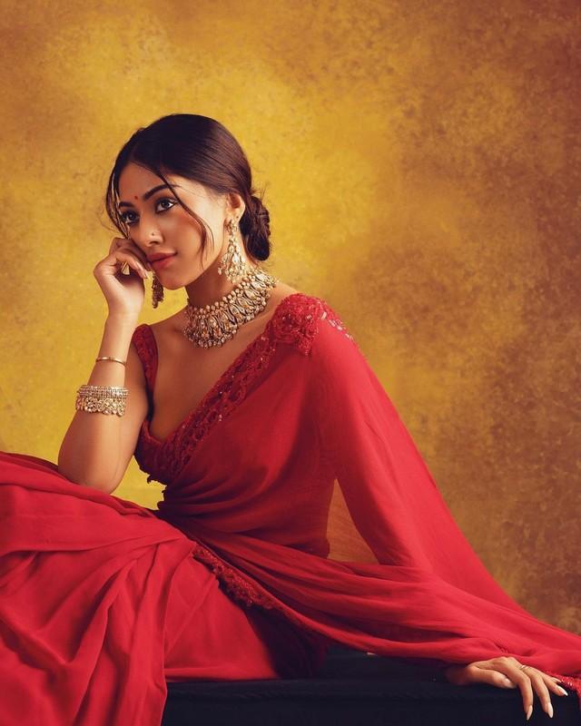 Anu Emmanuel 1