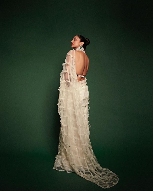 Deepika Padukone 5