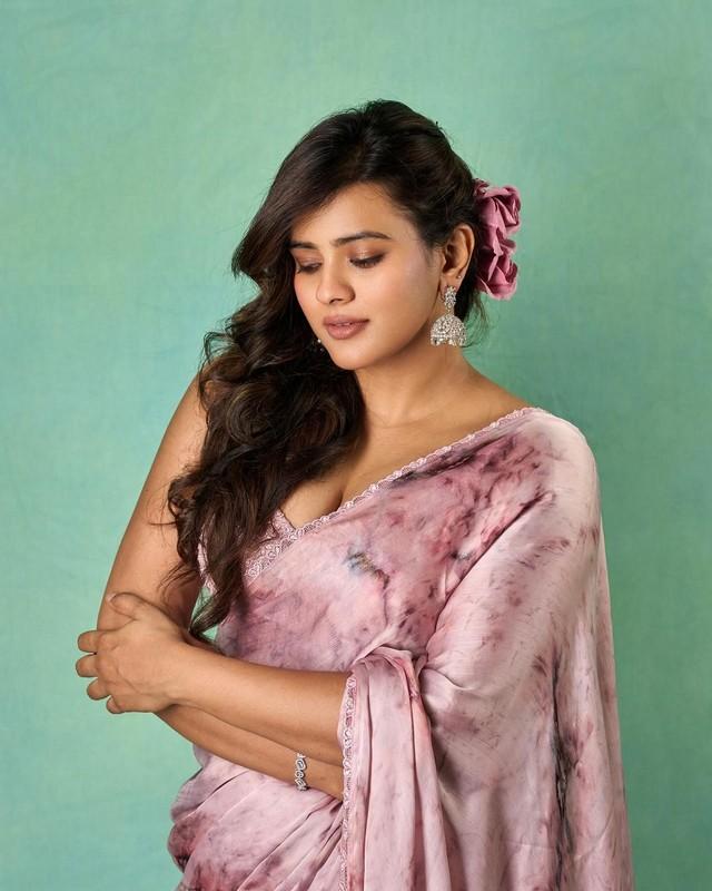 Hebah Patel 2