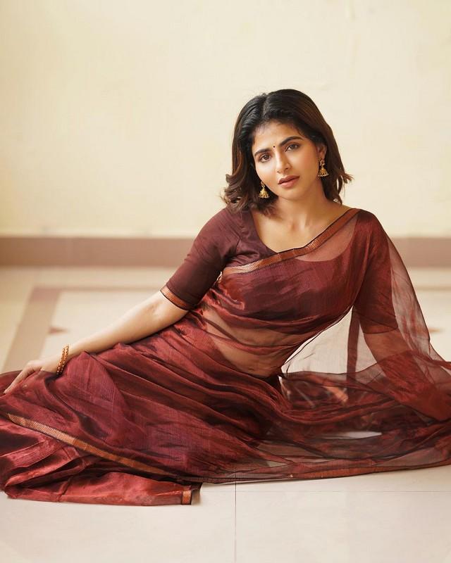 Iswarya Menon 10