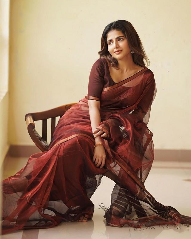 Iswarya Menon 8