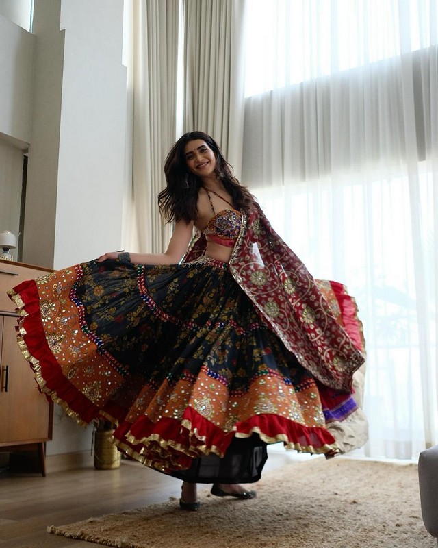 Karishma Tanna 8