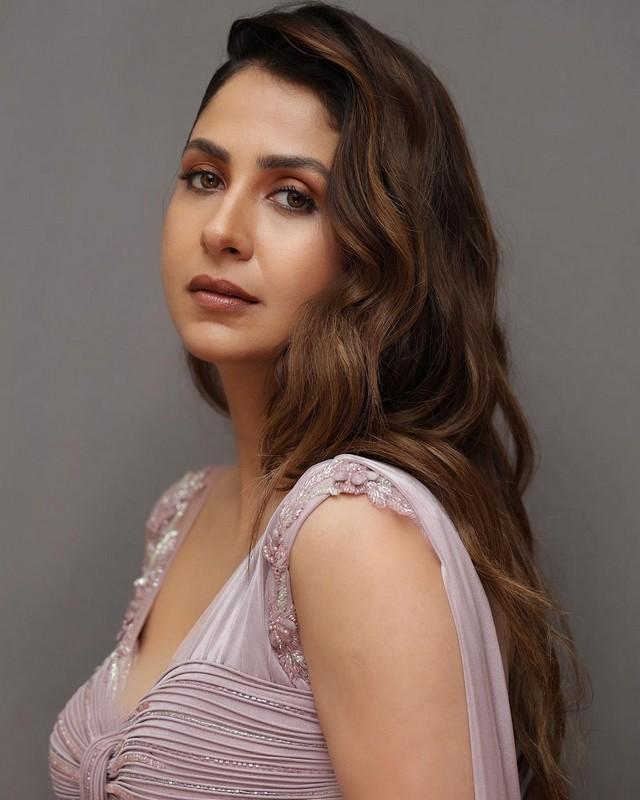Malvika Raaj 2