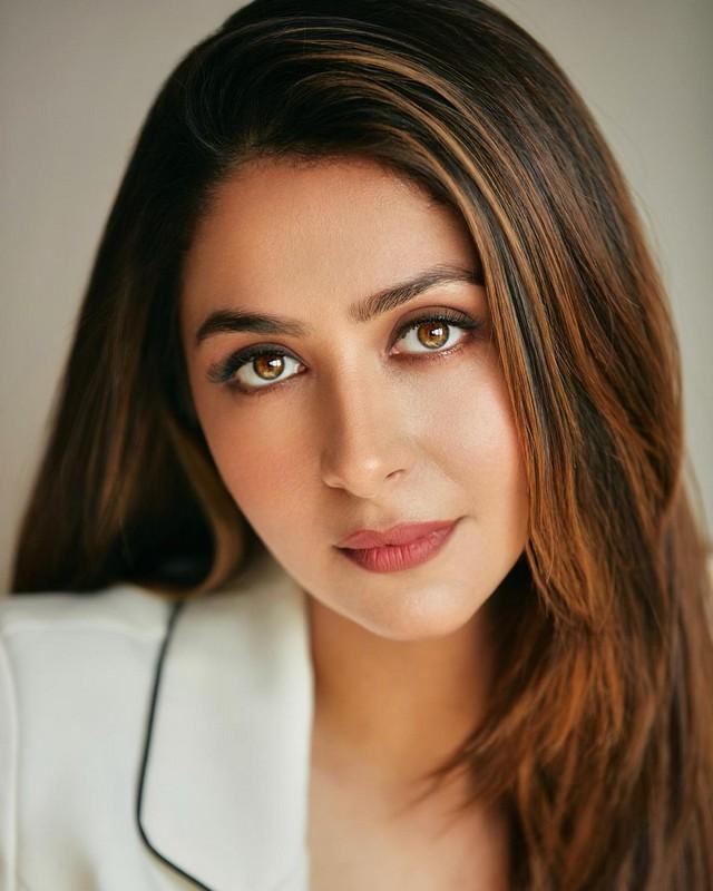 Malvika Raaj 6