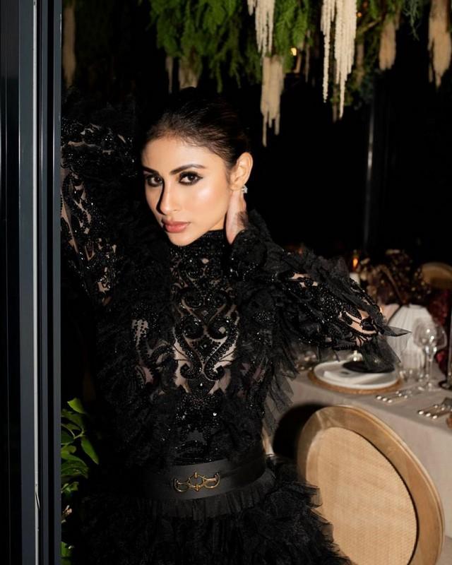 Mouni Roy 5