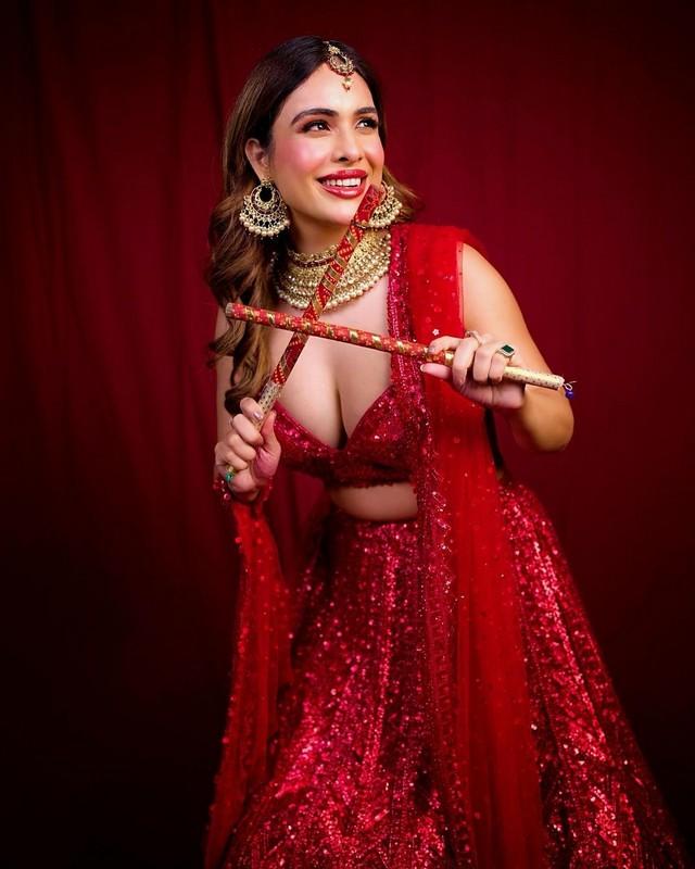 Nehhaa Malik 5
