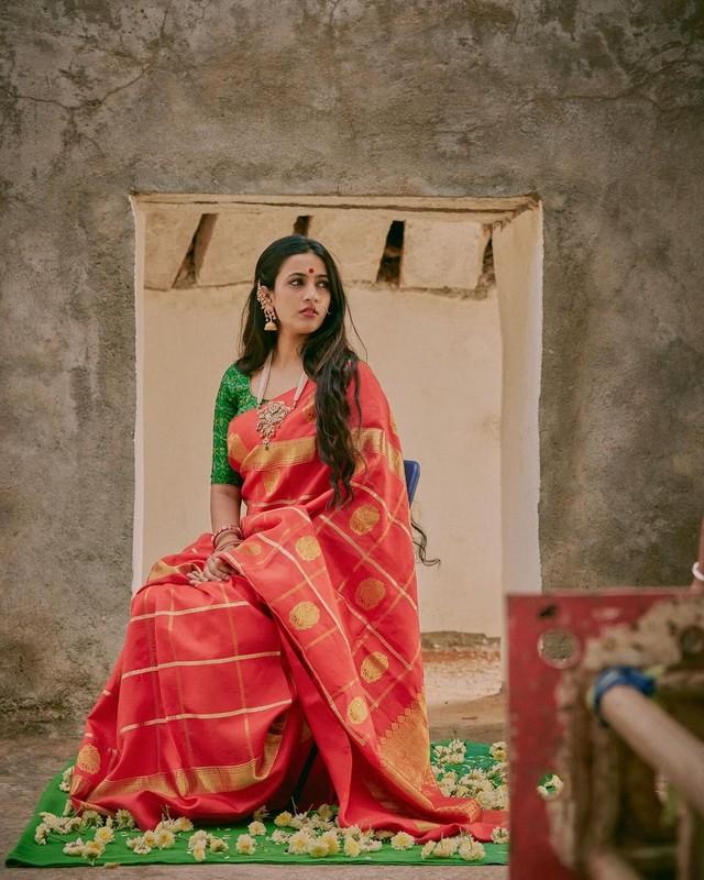 Niharika 5