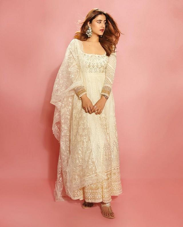 Nupur Sanon 6