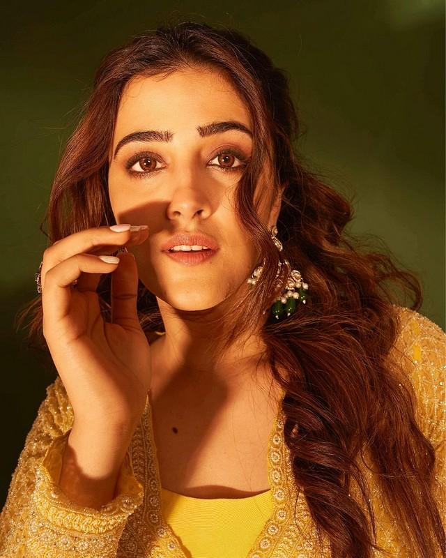 Nupur Sanon 4