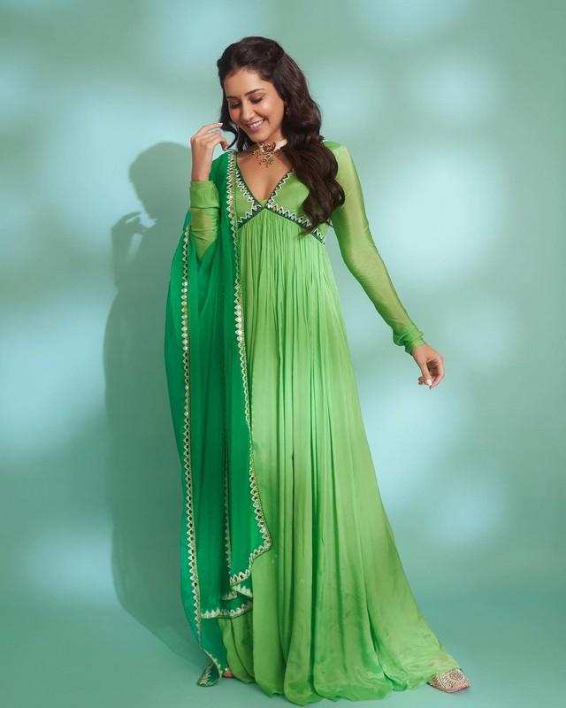 Raashii Khanna 6